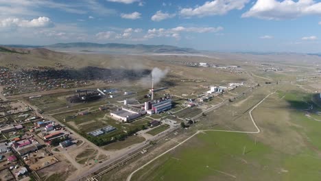 Kohlekraftwerke-In-Aktion-Luftdrohnenaufnahme-An-Einem-Sonnigen-Tag-In-Der-Mongolei